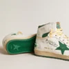 Sky-Star in pelle bianca con stella in pelle verde