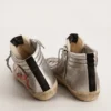 Slide da donna con tomaia in pelle metallizzata argento e inserti in pelle metallizzata rossa