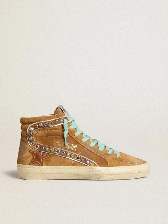 Slide da donna in pelle scamosciata color ocra con stella in pelle color tabacco