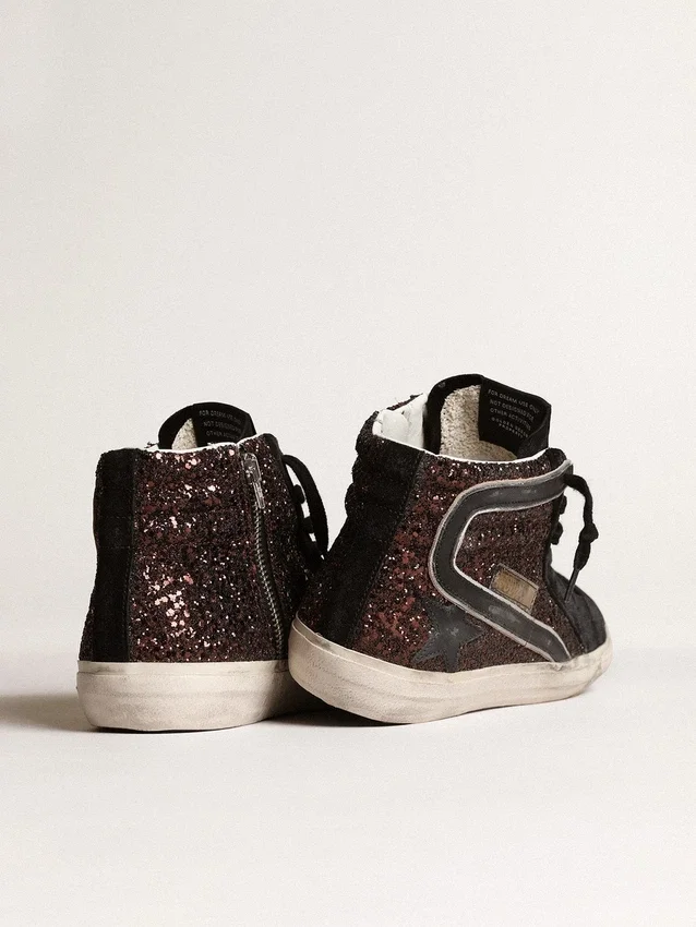 Slide in glitter marrone con stella in pelle nera e dettagli luccicanti