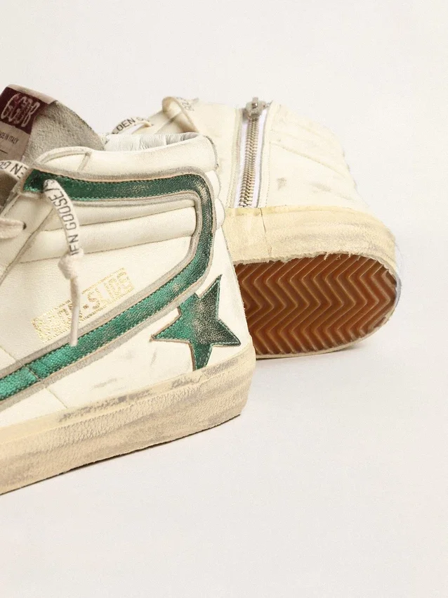 Slide in nappa beige con stella e striscia in pelle laminata verde