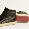 Slide in pelle con stella nera e cristalli Swarovski