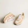 Sneaker da donna con Running Sole in mesh e pelle scamosciata con stella rosa e linguetta sul tallone argentata