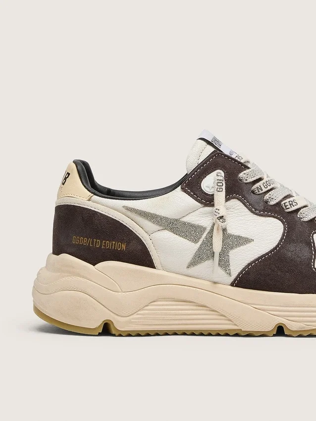 Sneaker da donna con Running Sole in nappa e pelle scamosciata marrone con stella in cristallo Swarovski