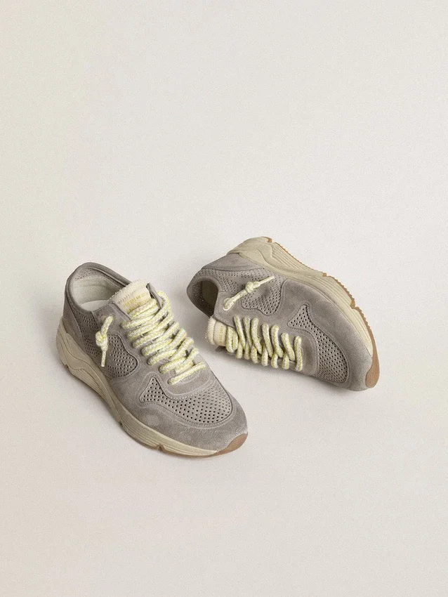 Sneaker da donna con Running Sole in pelle scamosciata grigia, stella in pelle scamosciata grigia e linguetta sul tallone