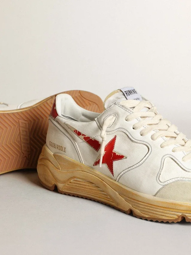 Sneaker da uomo con Running Sole, stella in pelle e linguetta sul tallone con stampa rossa