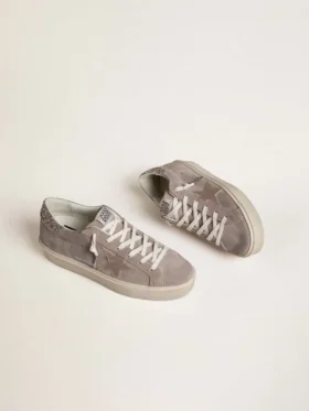 Sneakers Hi Star da donna in pelle scamosciata beige con stella in pelle laminata e linguetta del tacco glitterata