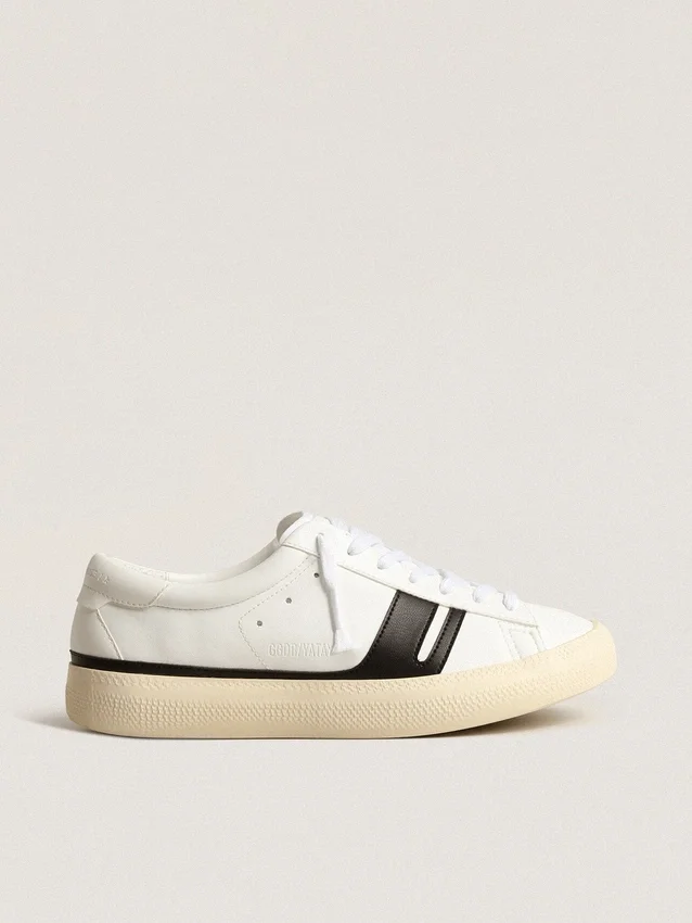 Sneakers sostenibili Yatay Modello 1B con tomaia bianca a base biologica e Y nera