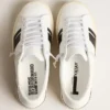 Sneakers sostenibili Yatay Modello 1B con tomaia bianca a base biologica e Y nera