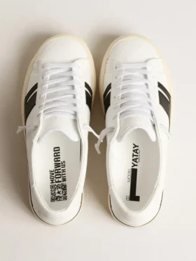 Sneakers sostenibili Yatay Modello 1B con tomaia bianca a base biologica e Y nera