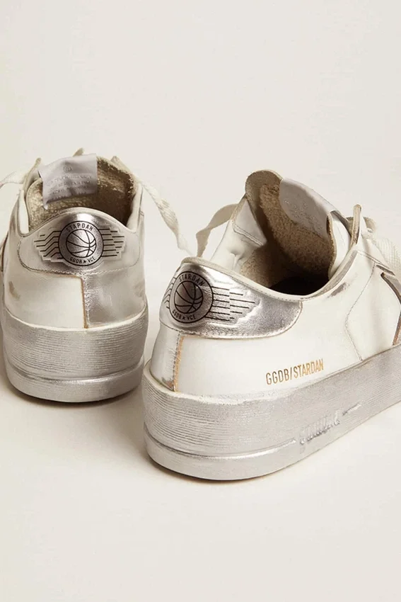 Sneakers Stardan con stella in pelle metallizzata argento e linguetta sul tallone