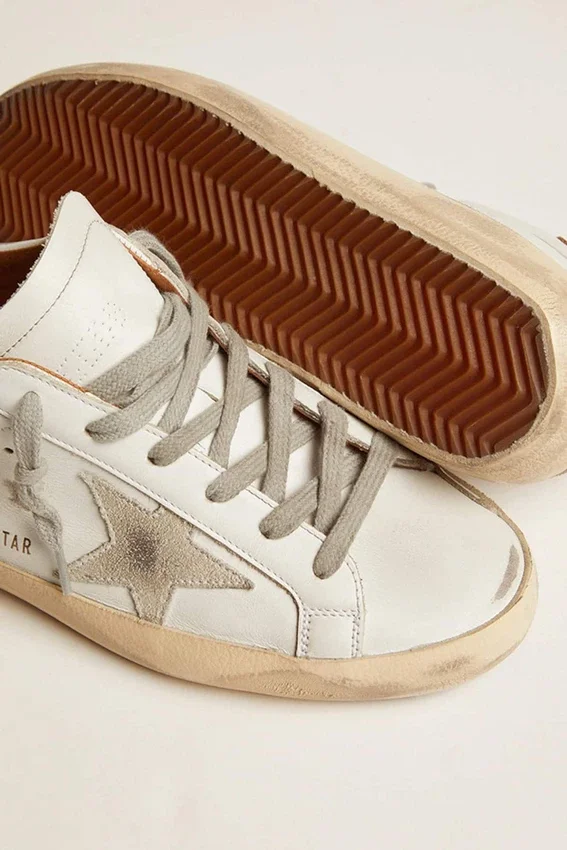 Sneakers Super-Star da uomo con stella in pelle scamosciata e linguetta marrone sul tallone