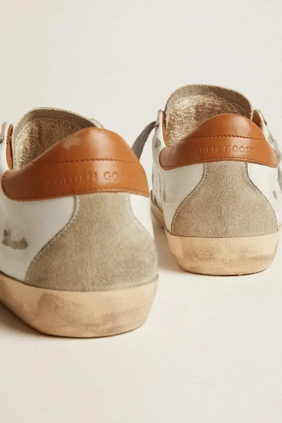 Sneakers Super-Star da uomo con stella in pelle scamosciata e linguetta marrone sul tallone