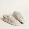 Sneakers Super-Star in pelle grigio-bianca con effetto glitter e stella in pelle