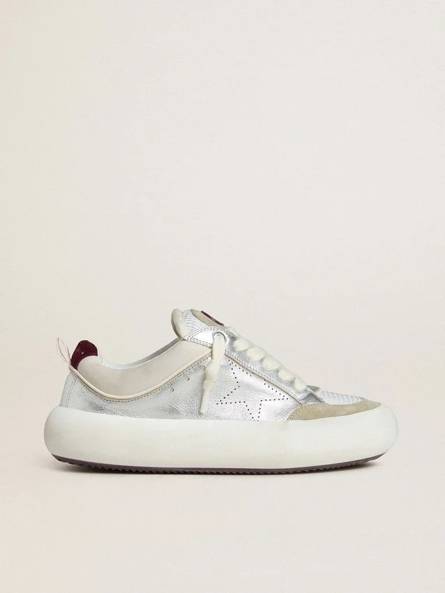 Space-Star Cube da donna in pelle grigio ghiaccio e argento con linguetta sul tallone bordeaux