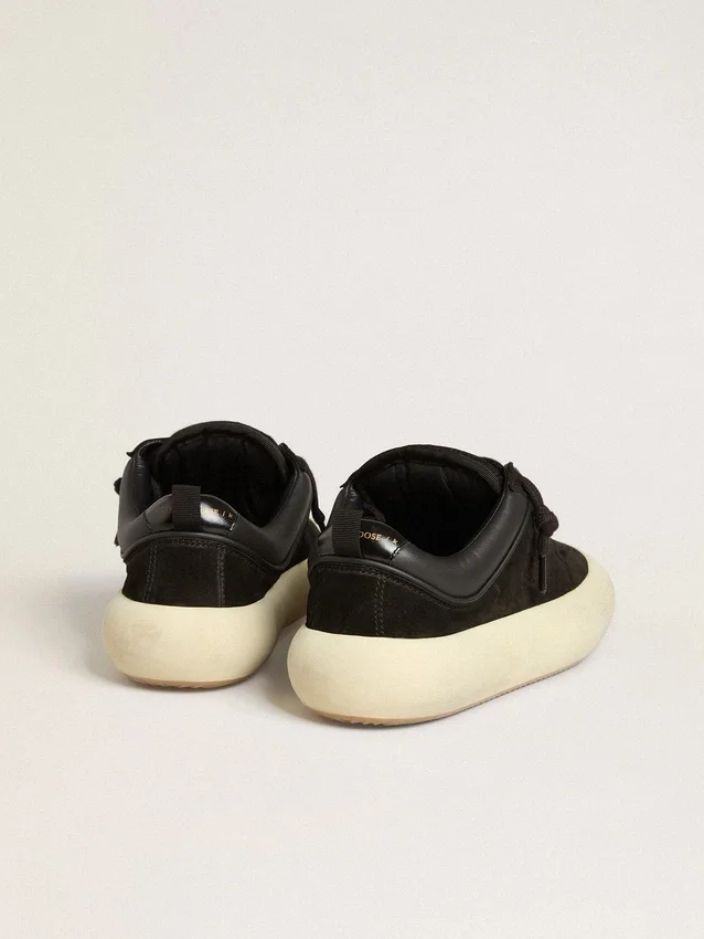Space-Star Cube da donna in pelle scamosciata nera con stella traforata