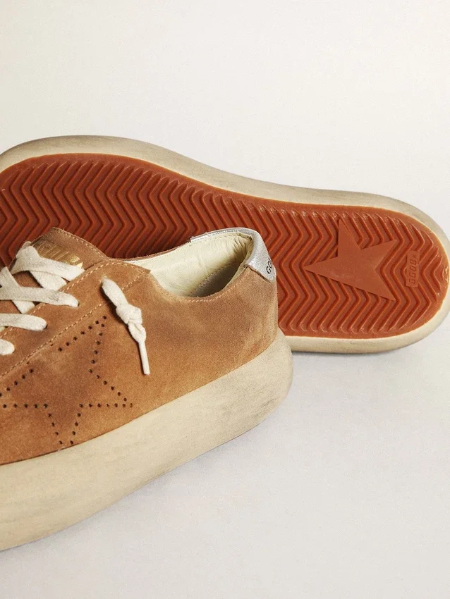 Space-Star da donna in pelle scamosciata color tabacco con stella traforata