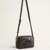 Star Bag in pelle nera lucida con stella tono su tono