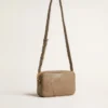 Star Bag in pelle verde salvia con stella tono su tono