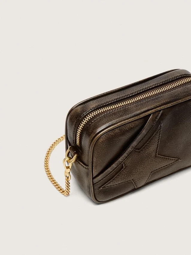Star Bag Mini in pelle marrone scuro invecchiata con stella tono su tono