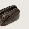 Star Bag Mini in pelle marrone scuro invecchiata con stella tono su tono
