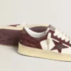 Stardan da donna in nappa bianca con stella e linguetta sul tallone in pelle scamosciata bordeaux