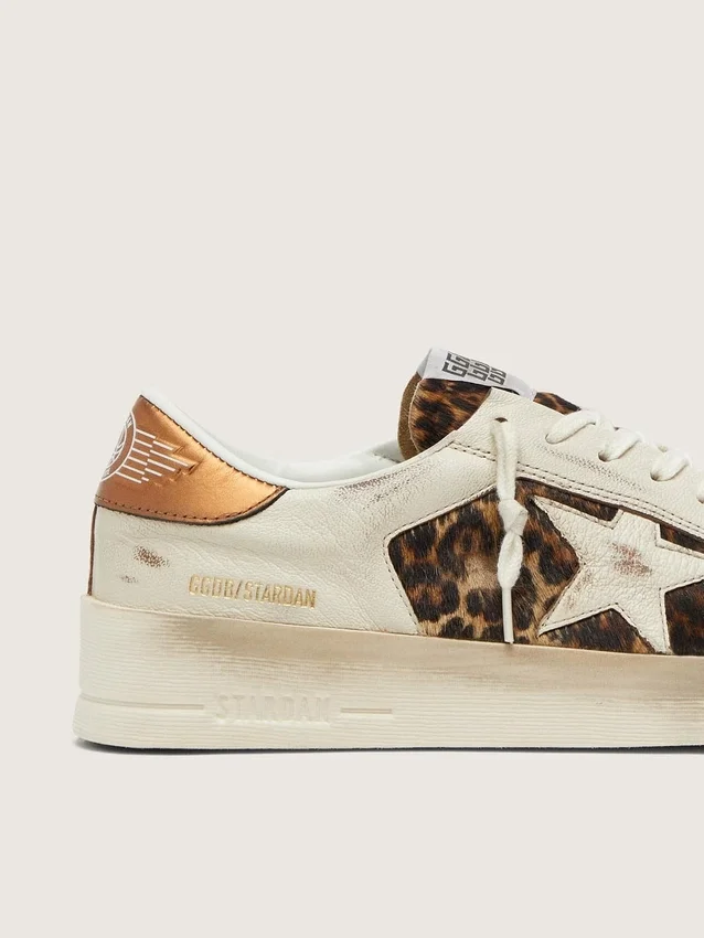 Stardan da donna in pelle bianca e pelle di cavallino leopardata con stella in pelle bianca