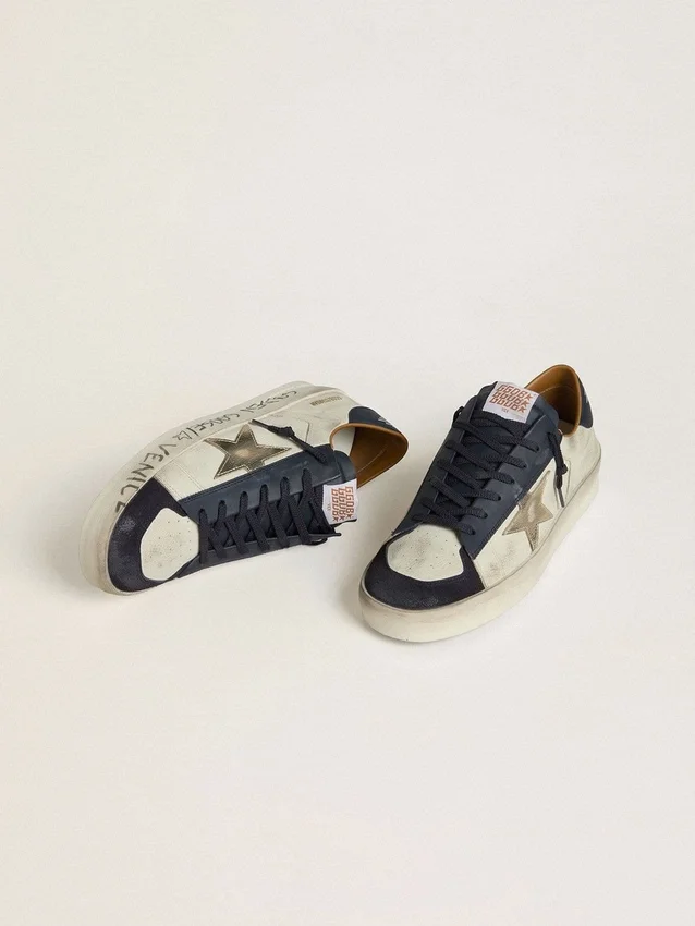 Stardan da uomo in nabuk con stella in pelle metallizzata e linguetta sul tallone in nappa blu