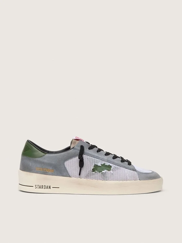 Stardan da uomo in pelle scamosciata blu polvere con stella in pelle verde e linguetta sul tallone
