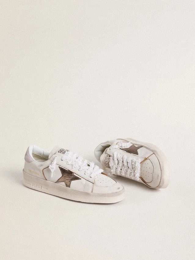 Stardan in pelle nappa con stella in pelle argento metallizzato e linguetta sul tallone in pelle scamosciata rosa