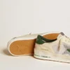 Stardan in pelle scamosciata bianca e mesh con stella in pelle verde e linguetta sul tallone