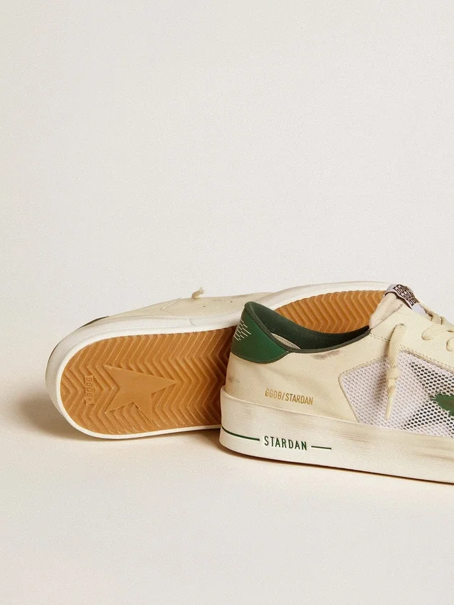 Stardan in pelle scamosciata bianca e mesh con stella in pelle verde e linguetta sul tallone