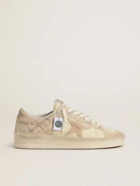 Stardan in pelle scamosciata e pelle color crema con Swarovski e una stella in pelle scamosciata
