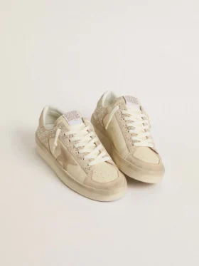 Stardan in pelle scamosciata e pelle color crema con Swarovski e una stella in pelle scamosciata