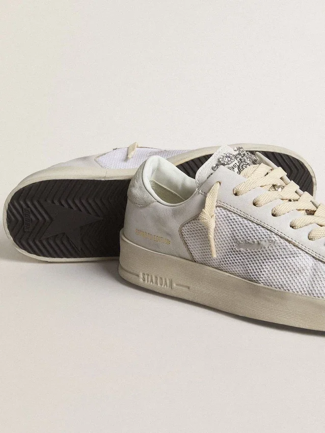 Stardan LTD in pelle bianca con stella e linguetta sul tallone in pelle scamosciata grigio ghiaccio