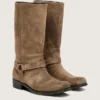 Stivali da motociclista alti da donna in pelle scamosciata cerata beige scuro con cinturino e fibbia color argento