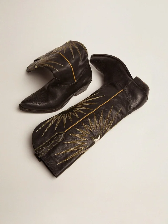 Stivali Wish Star in pelle nera con stella intarsiata in pelle laminata platino