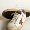 Super-Star con stella color cuoio e linguetta sul tallone con glitter rosa