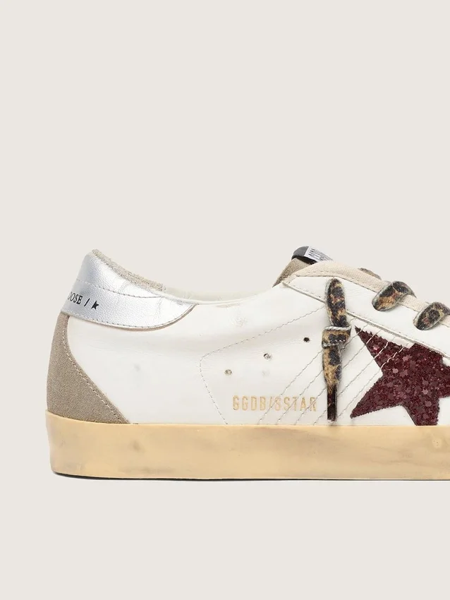 Super-Star con stella glitterata bordeaux e linguetta sul tallone argentata