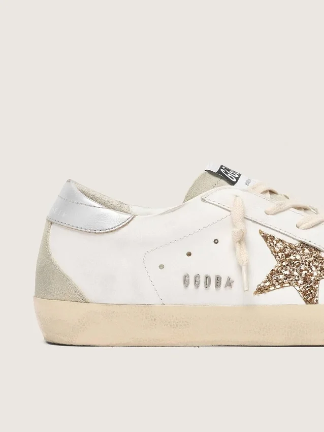 Super-Star da donna con stella glitterata dorata e inserti in pelle scamosciata grigio ghiaccio