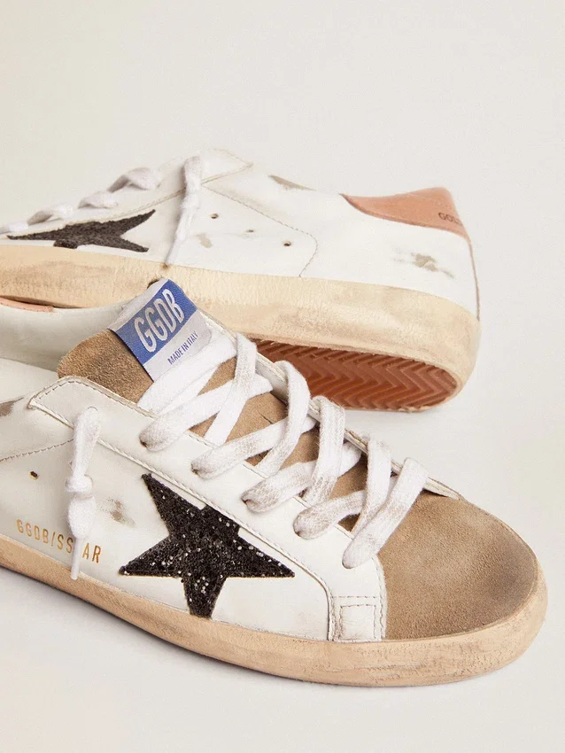 Super-Star da donna con stella glitterata nera e linguetta sul tacco rosa