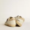 Super-Star da donna con stella grigia glitterata e linguetta sul tallone in pelle color carne