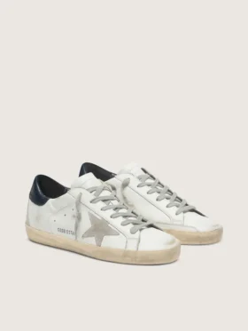 Super-Star da donna con stella in pelle scamosciata e linguetta blu sul tallone