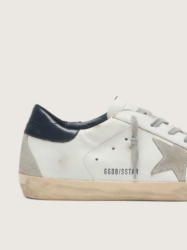 Super-Star da donna con stella in pelle scamosciata e linguetta blu sul tallone