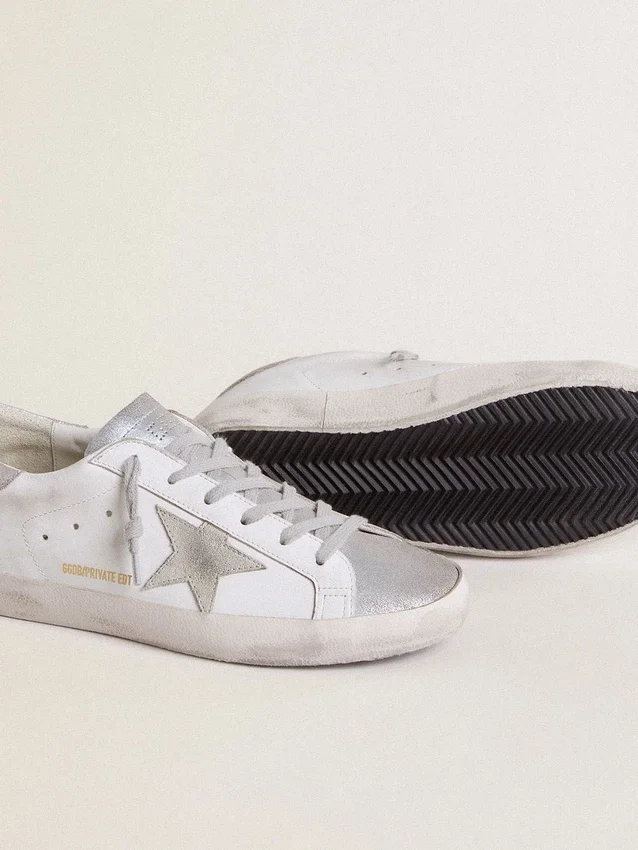 Super-Star da donna con stella in pelle scamosciata grigia e inserti glitterati argentati