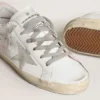 Super-Star da donna con stella in pelle scamosciata grigia e linguetta sul tallone in pelle rosa
