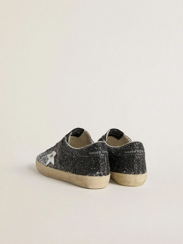 Super-Star da donna con tomaia glitterata e stella in pelle metallizzata argento