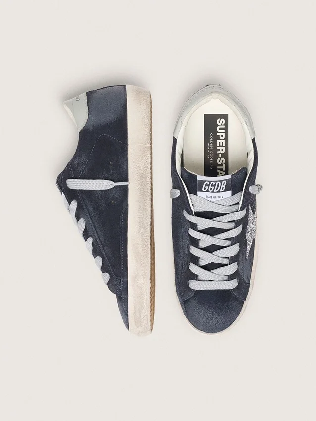Super-Star da donna in camoscio blu con stella glitterata argento e linguetta in pelle sul tallone