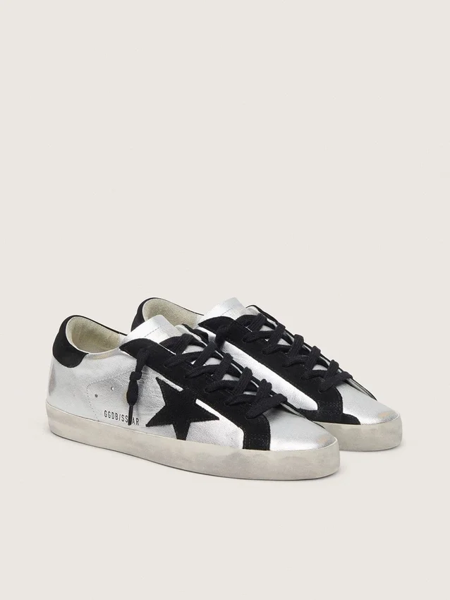 Super-Star da donna in pelle argentata con inserti a contrasto