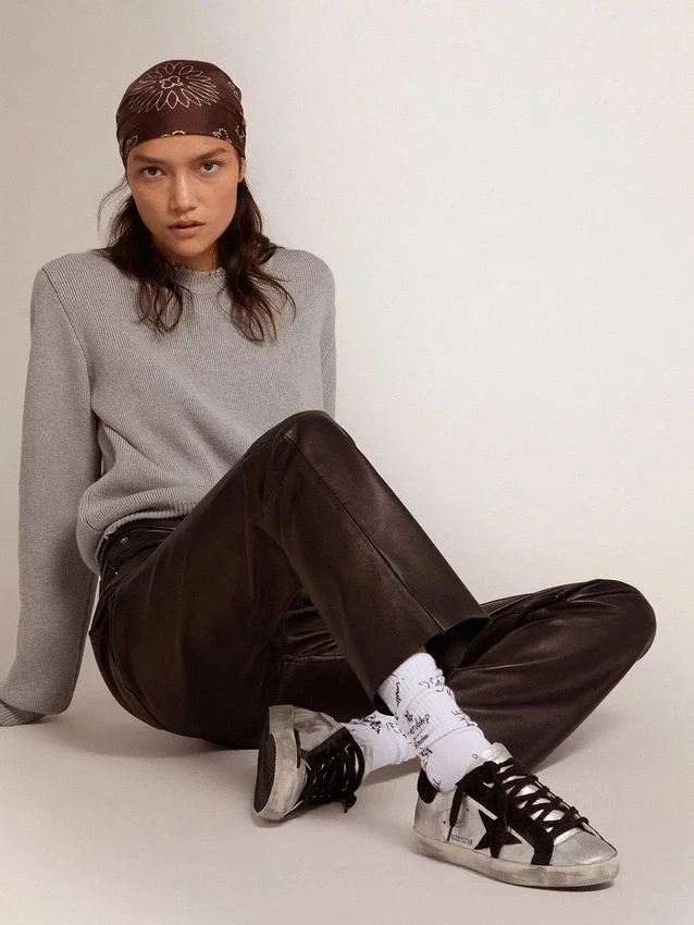 Super-Star da donna in pelle argentata con inserti a contrasto